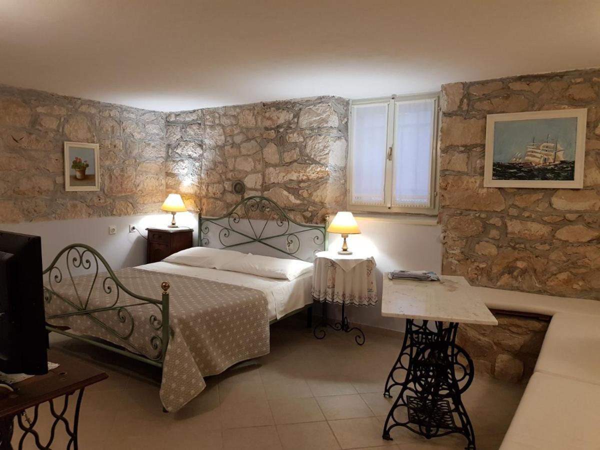 Apartments Gabri Mali Losinj Ngoại thất bức ảnh